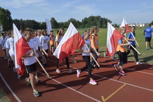 100 okrążeń na rocznicę odzyskania Niepodległości przez Polskę