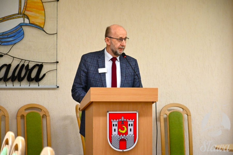 Burmistrz Sławy z absolutorium i wotum zaufania