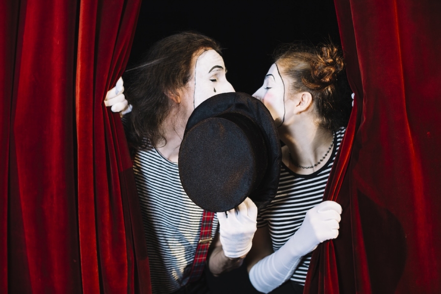 Teatr dla dzieci z Poznania w szkole - jakie korzyści edukacyjne niesie?