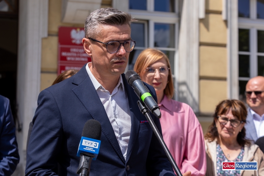 Ciemnoczołowski nowym marszałkiem. Jabłoński rezygnuje po kontrowersyjnej kolizji