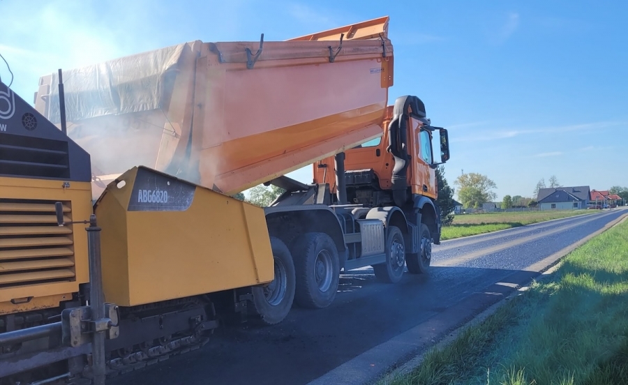 Ostatnia faza przebudowy drogi w Puszczy prawie zakończona. Wkrótce pojedziemy nowym asfaltem