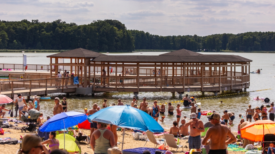 Brak miejsc na turniej siatkówki plażowej. CKiR przedłuża zapisy na zawody pływackie