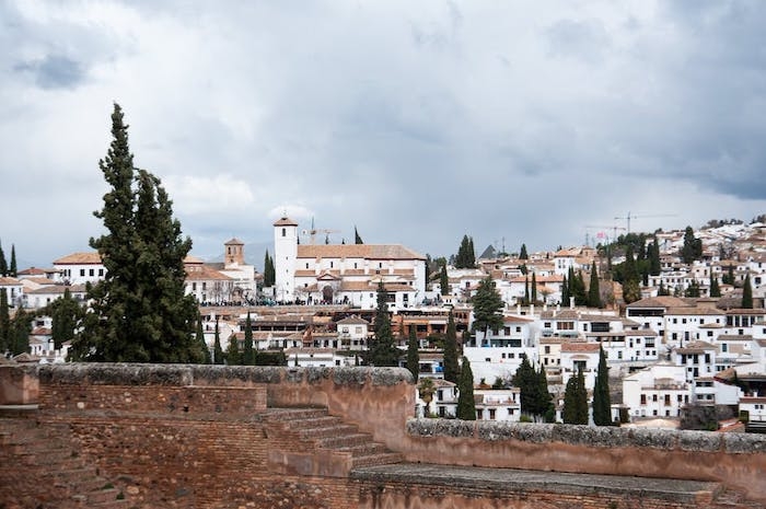 Granada zwiedzanie i poznanie Hiszpańskiej perły