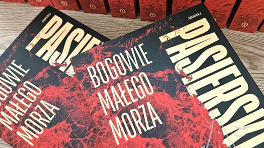 Kryminał z Jeziorem Sławskim w tle. Jędrzej Pasierski spotka się z czytelnikami