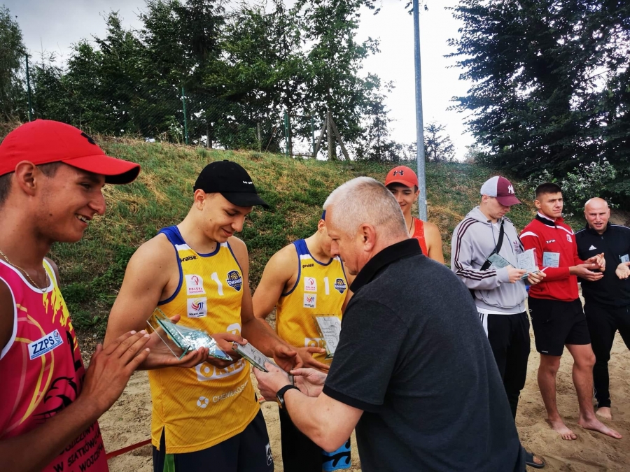 Bąkiewicz i Kostera zwyciężyli w Otwartym Turnieju Siatkówki Plażowej w Lginiu